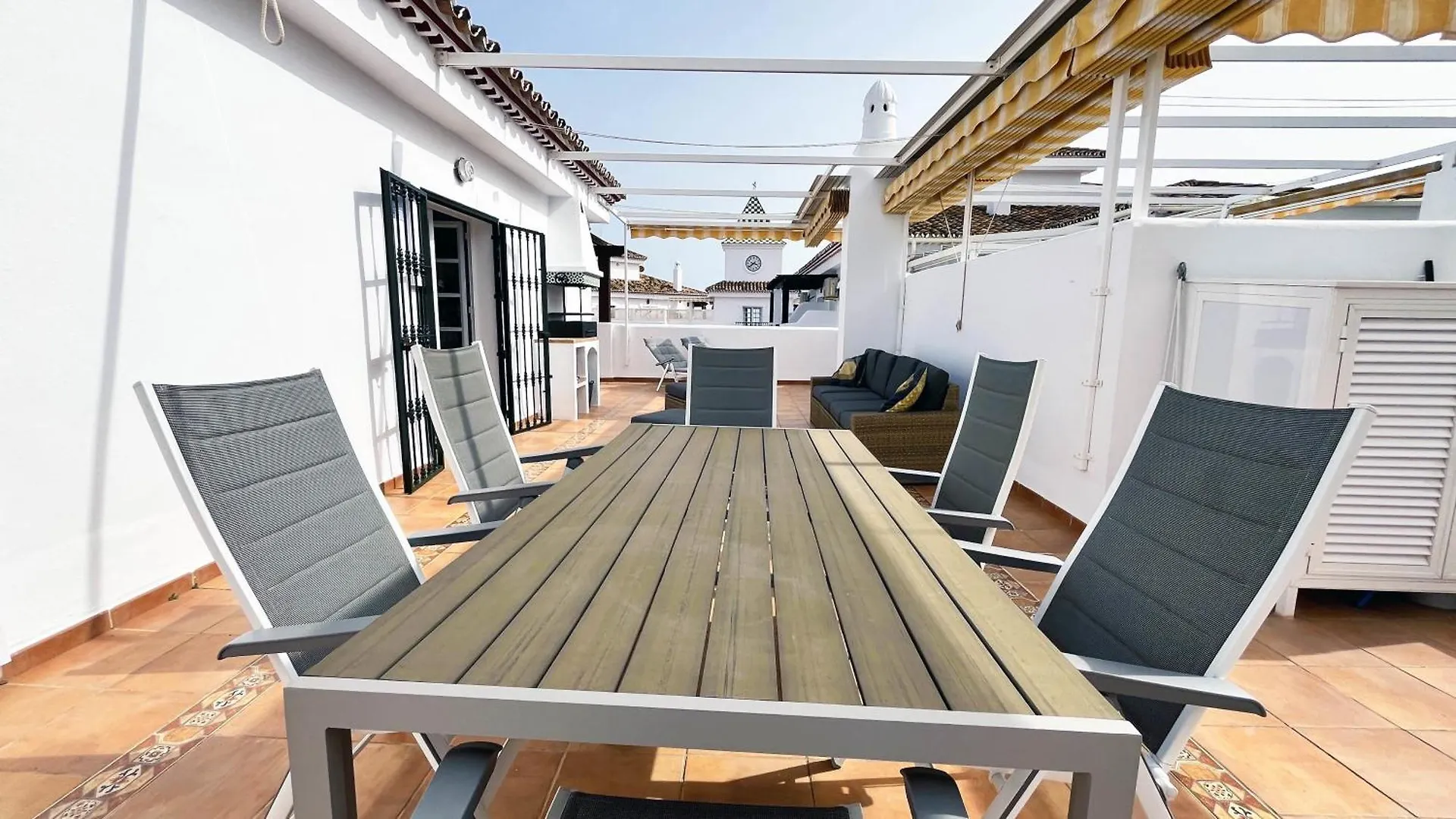 Mshome Oasis Premium En El Mar Benalmádena Spagna